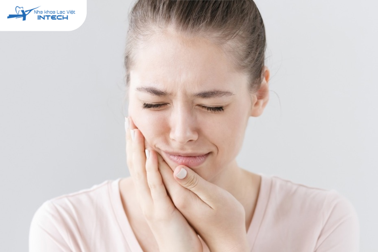 Điều trị viêm lợi trùm răng khôn sớm để không ảnh hưởng đến cuộc sống hàng ngày sông 