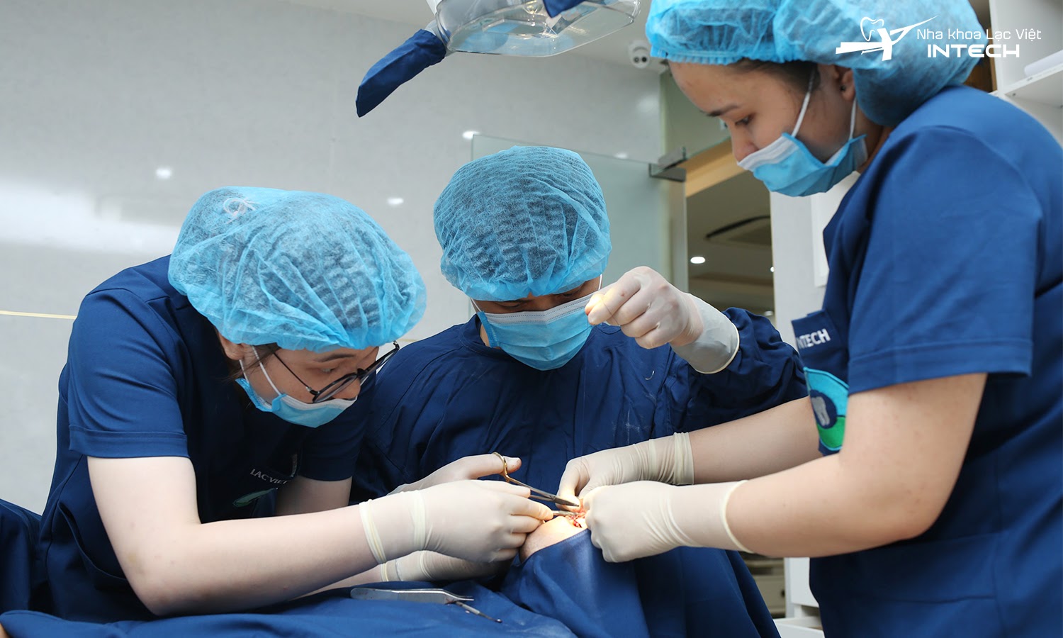 Tại Nha khoa Lạc Việt Intech, bác sĩ sẽ sử dụng phương pháp tiên tiến ứng dụng công nghệ chẩn đoán và thiết kế trên nền tảng số hóa