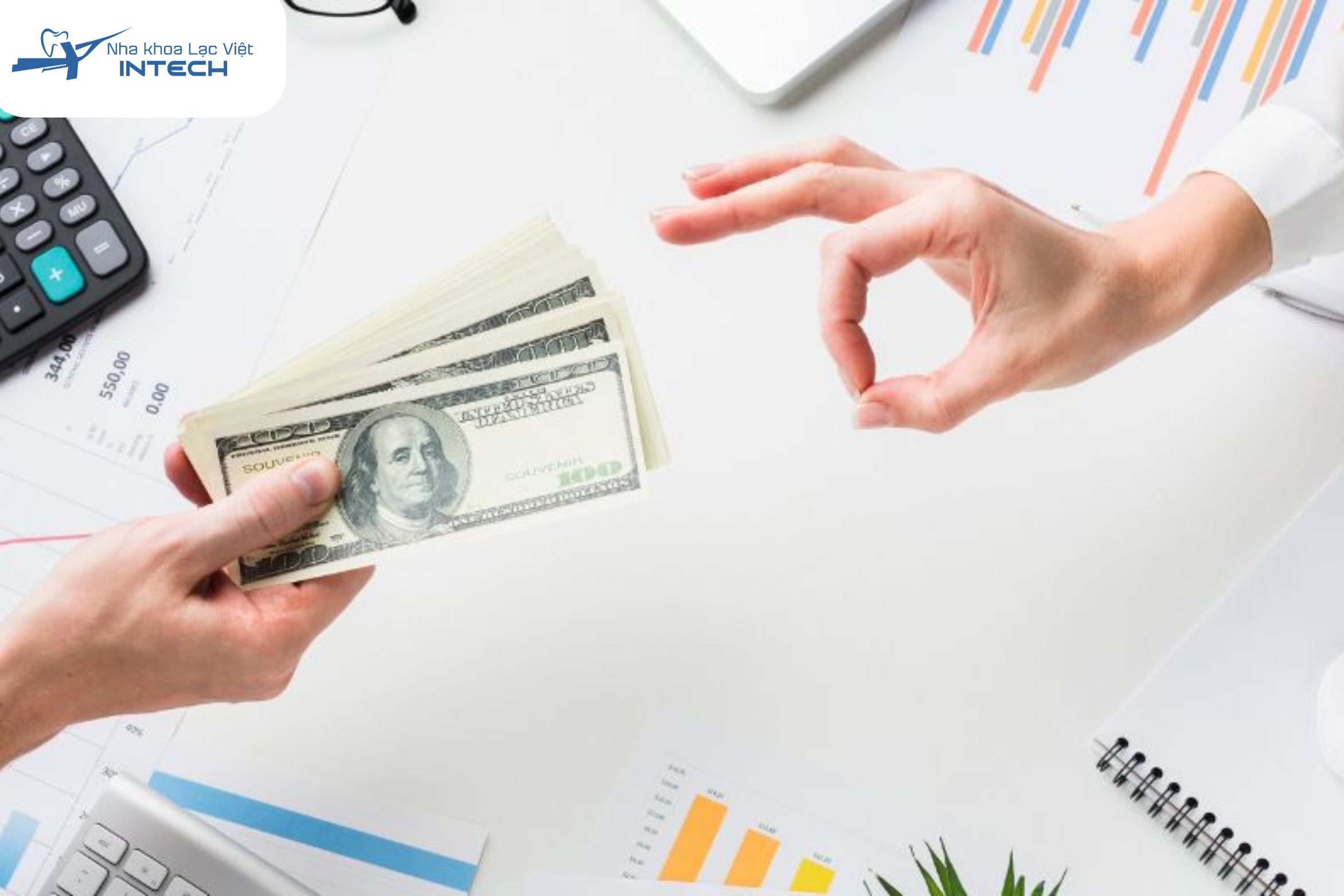 Bọc răng sứ có chi phí khá cao so với các phương pháp khác