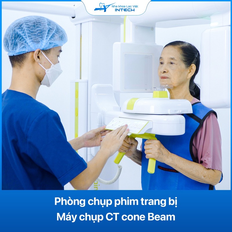 Bác sĩ sẽ chụp cắt lớp 3D để kiểm tra tình trạng xương hàm của cô chú/anh chị, từ đó có thể lập kế hoạch điều trị phù hợp