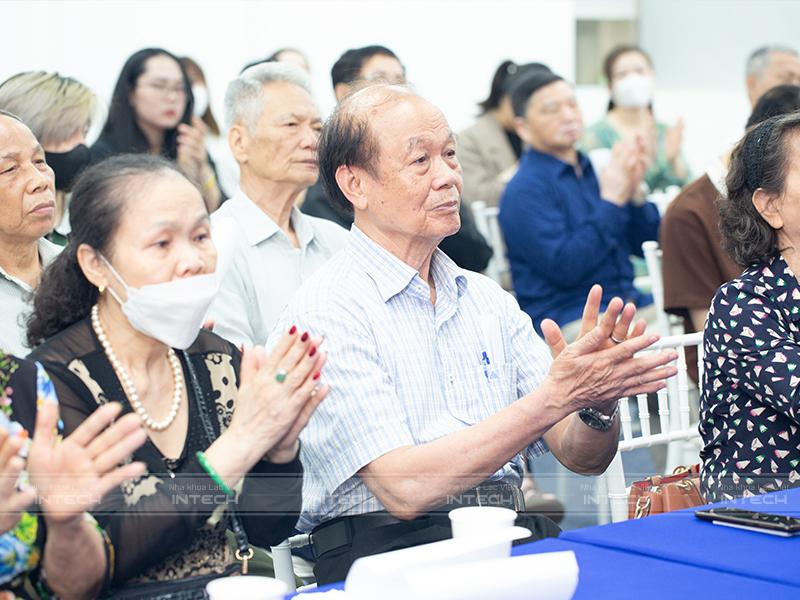 Sự kiện chăm sóc răng miệng ở người cao tuổi  tại Hà Nội do Lạc Việt Intech tổ chức được đông đảo khách hàng tham gia
