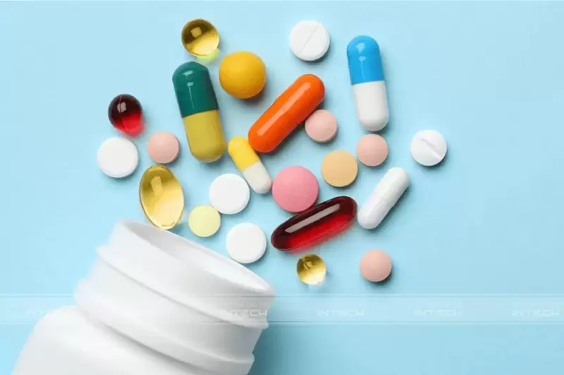 Tự ý mua thuốc ngoài có thể dẫn đến những những tác dụng phụ không mong muốn, cản trở quá trình lành thương