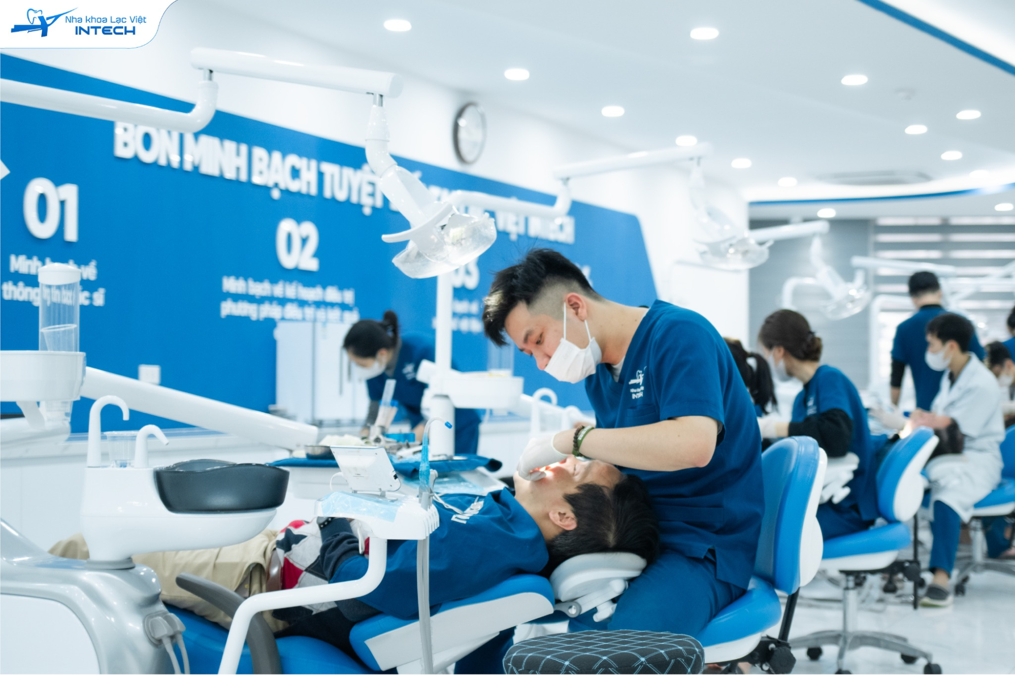 Chi phí trồng Implant cho người mất răng lâu năm phụ thuộc vào tình trạng răng miệng của mỗi người