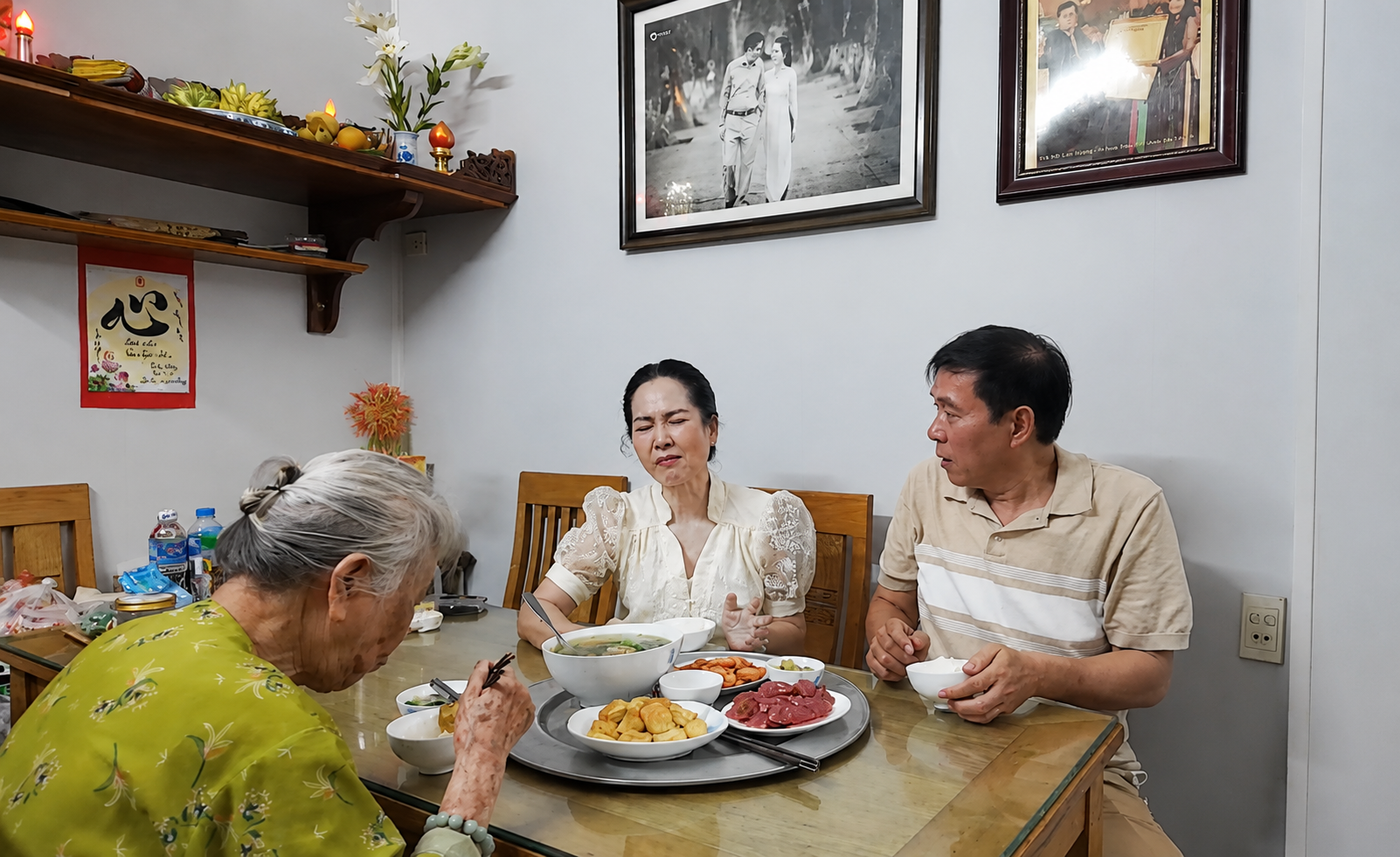 Mất răng 6 ảnh hưởng đến cuộc sống sinh hoạt của NSND Lan Hương