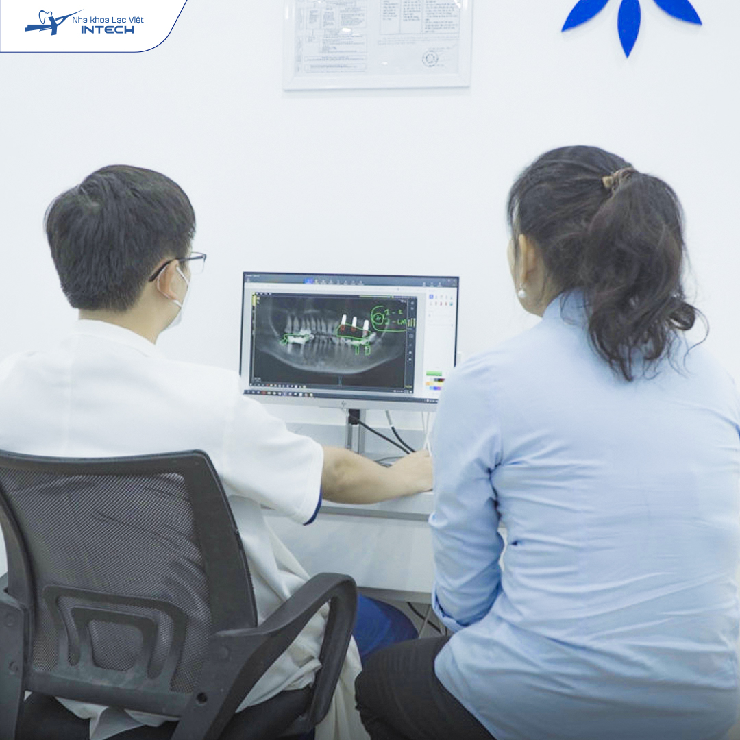 Phim chụp từ CT Cone Beam sẽ được gửi về máy vi tính để bác sĩ đánh giá mật độ xương cũng như xem xét vị trí đặt trụ phù hợp