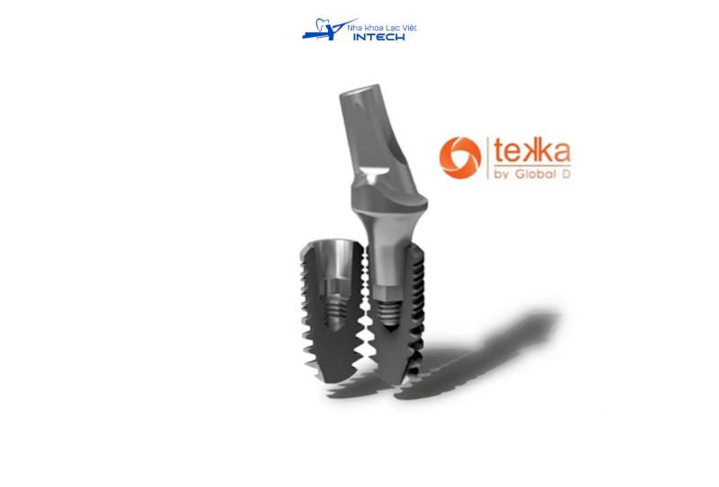Trụ được chế tạo từ Titanium tinh khiết cấp độ y tế, có độ tương thích sinh học cao, không gây dị ứng hay phản ứng đào thải