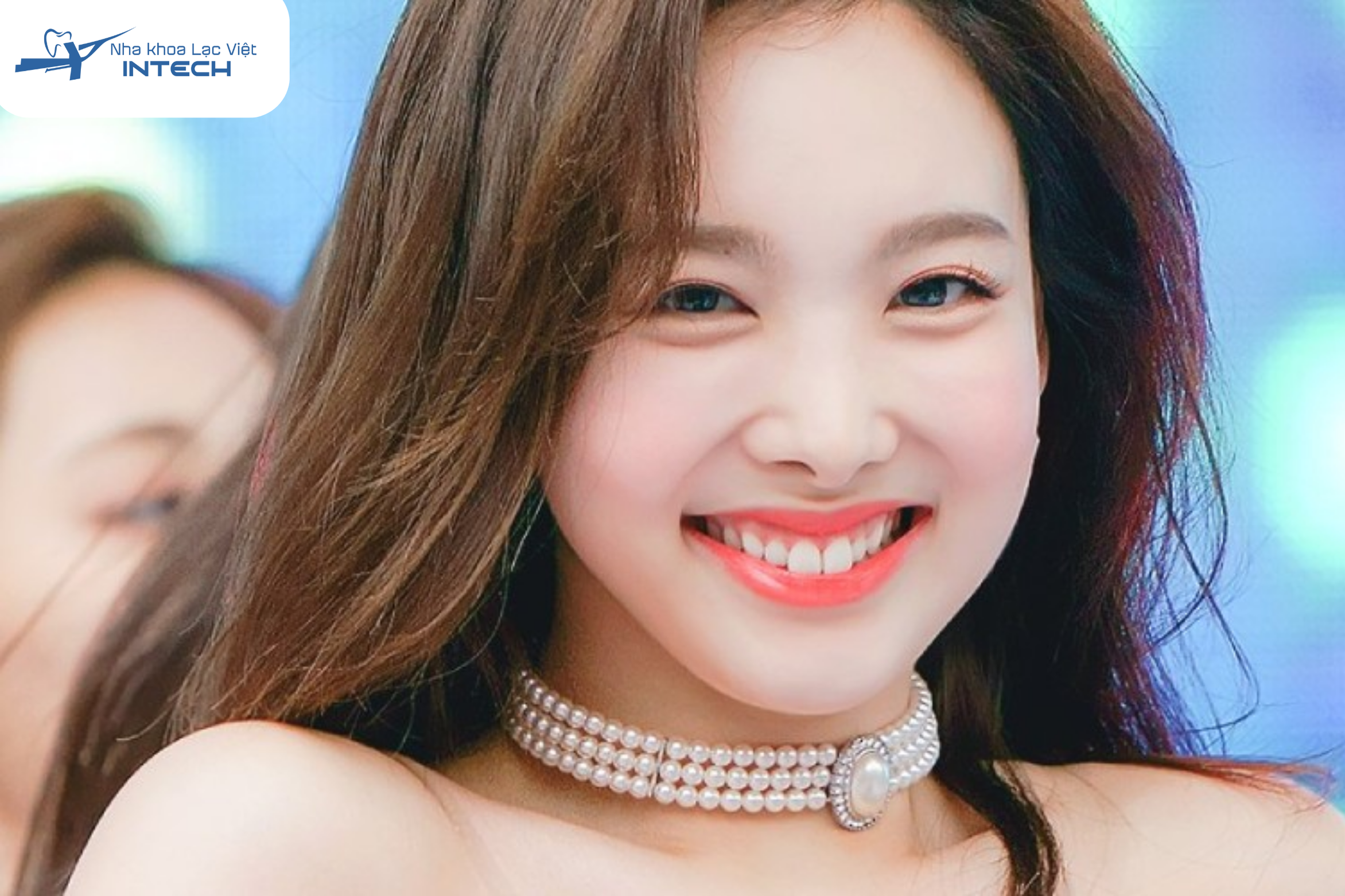 Phụ nữ có răng thỏ thường được cho là người thông minh, lanh lợi, hoạt bát và có tài ăn nói