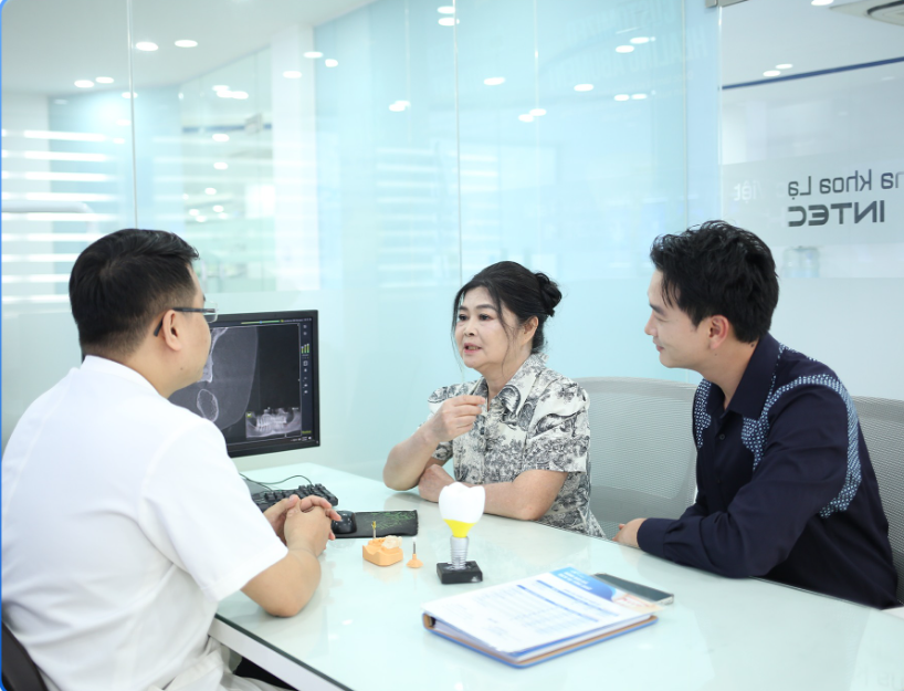 Nha khoa Lạc Việt Intech - Trung tâm trồng răng implant và chỉnh nha chuyên sâu