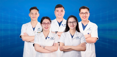 Bác sĩ trồng răng