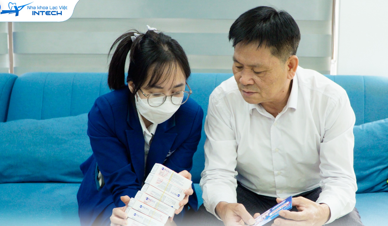 Việt kiều về nước làm răng đừng chỉ quan tâm đến trụ, hãy hỏi chi phí có trọn gói không, các can thiệp bắt buộc...