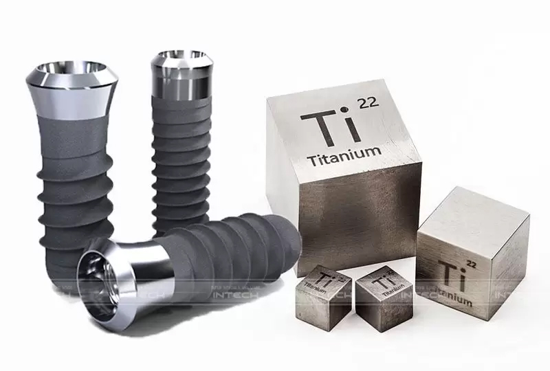 Titanium thuần chất là vật liệu thuận từ do đó không làm ảnh hưởng đến việc chụp MRI