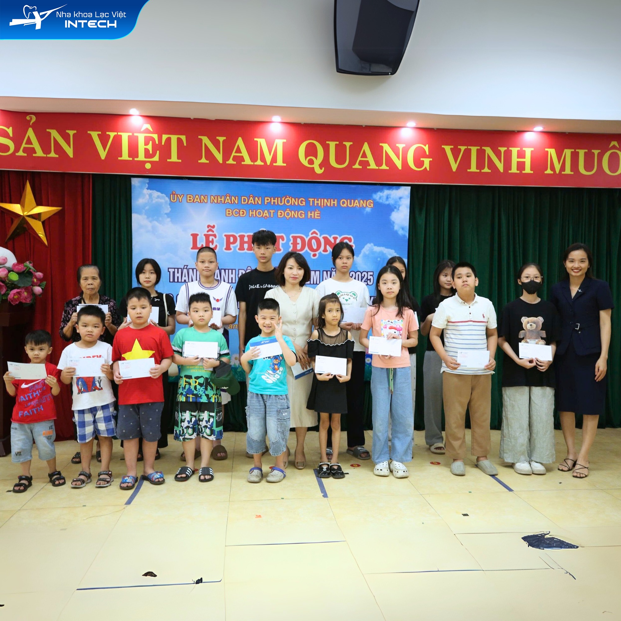 Nha Khoa Lạc Việt Intech Trao Quà Trẻ Em Khó Khăn Tại Phường Thịnh Quang