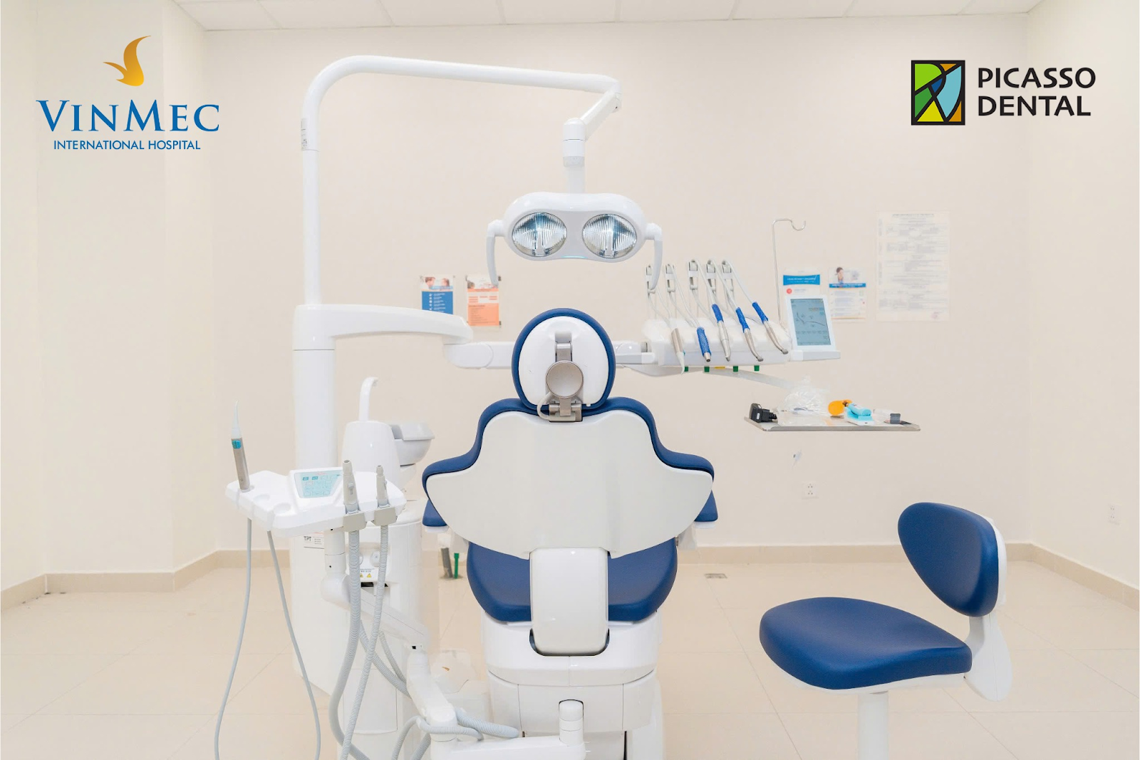 Phòng khám nha khoa trực thuộc bệnh viện được trang bị cơ sở vật chất khang trang, máy móc tiên tiến